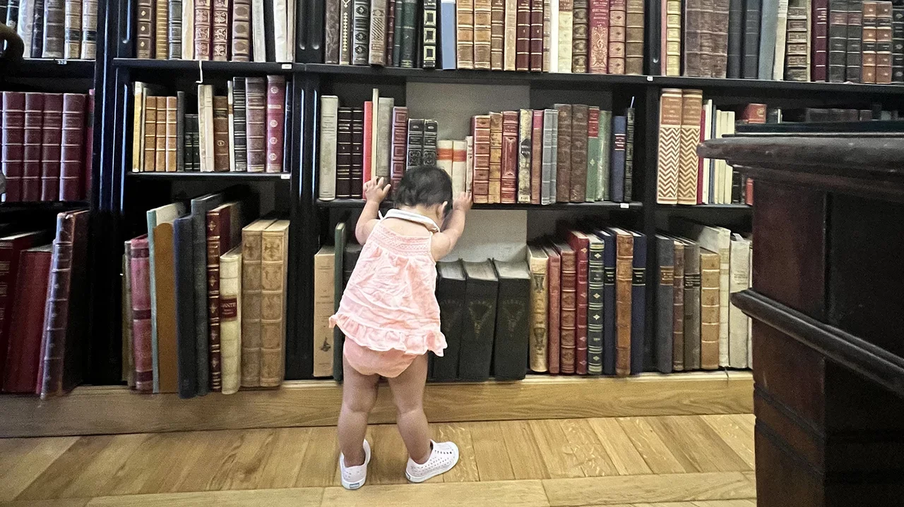baby in milan library
